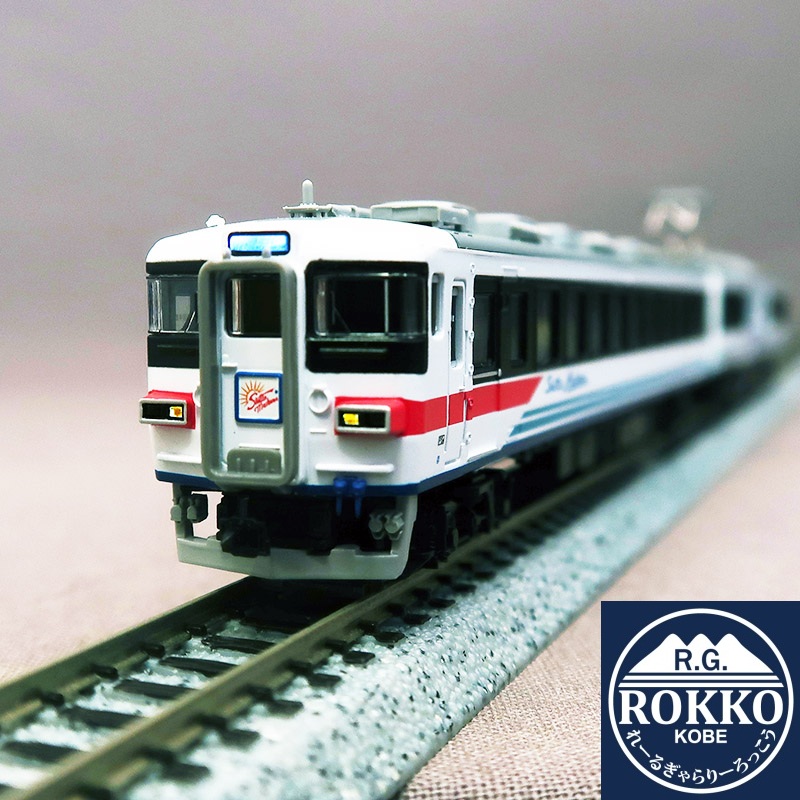 (A3970) JR 165 series Shuttle Maihama 3 cars