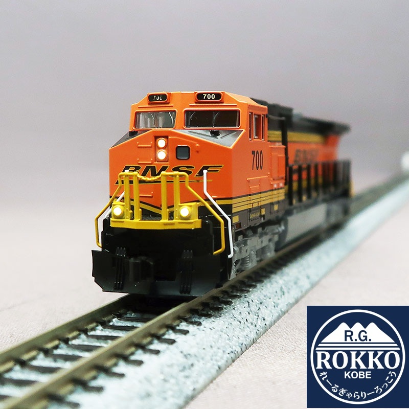 (176-3517) C44-9W BNSF Swoosh #700