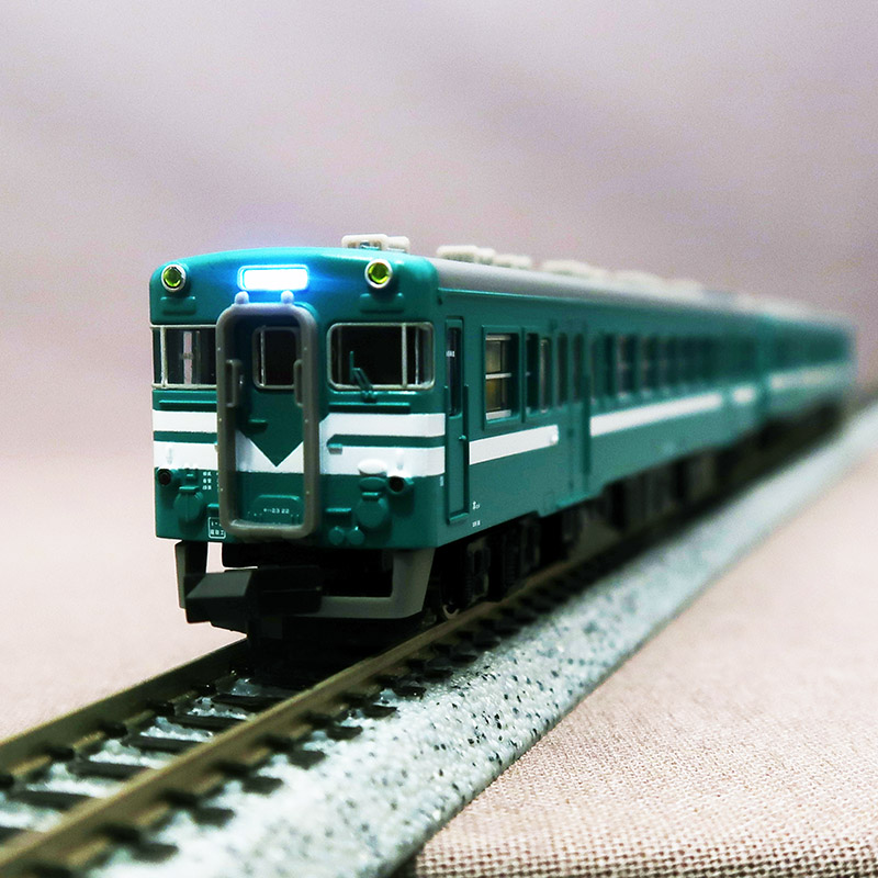 (A2569) JR Kiha 23-22 + Kiha 37-1 (Kakogawa Line livery) 2 cars
