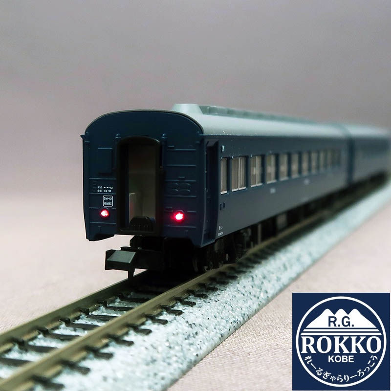 (10-1881) JNR Night Local Train (Hayatama) 8Cars